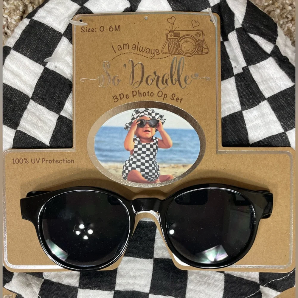 So’Dorable Checkered 3pc. Set Romper Hat Sunglasses NWT (V)